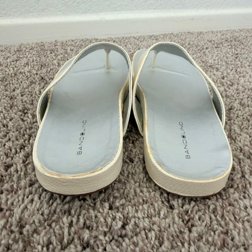 Bandolino Women's Sandals 8.5B Cream Thongs Flip Flops Reptile Print Casual - Picture 7 of 11